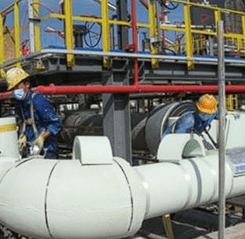 PIR foam 3D elbow installation — leak-proof joint on cryogenic pipe bend